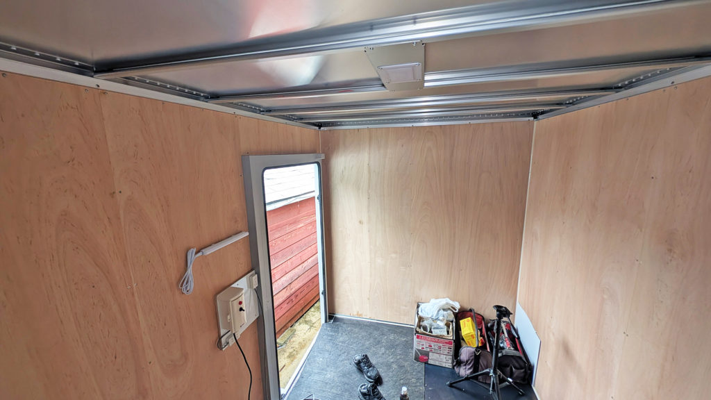 アトラストラックのサイドドア